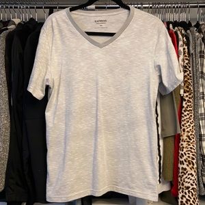 Men’s Express V-Neck Tee